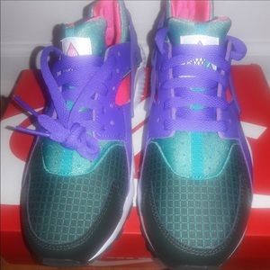 Nike Huarache Tennis shoes